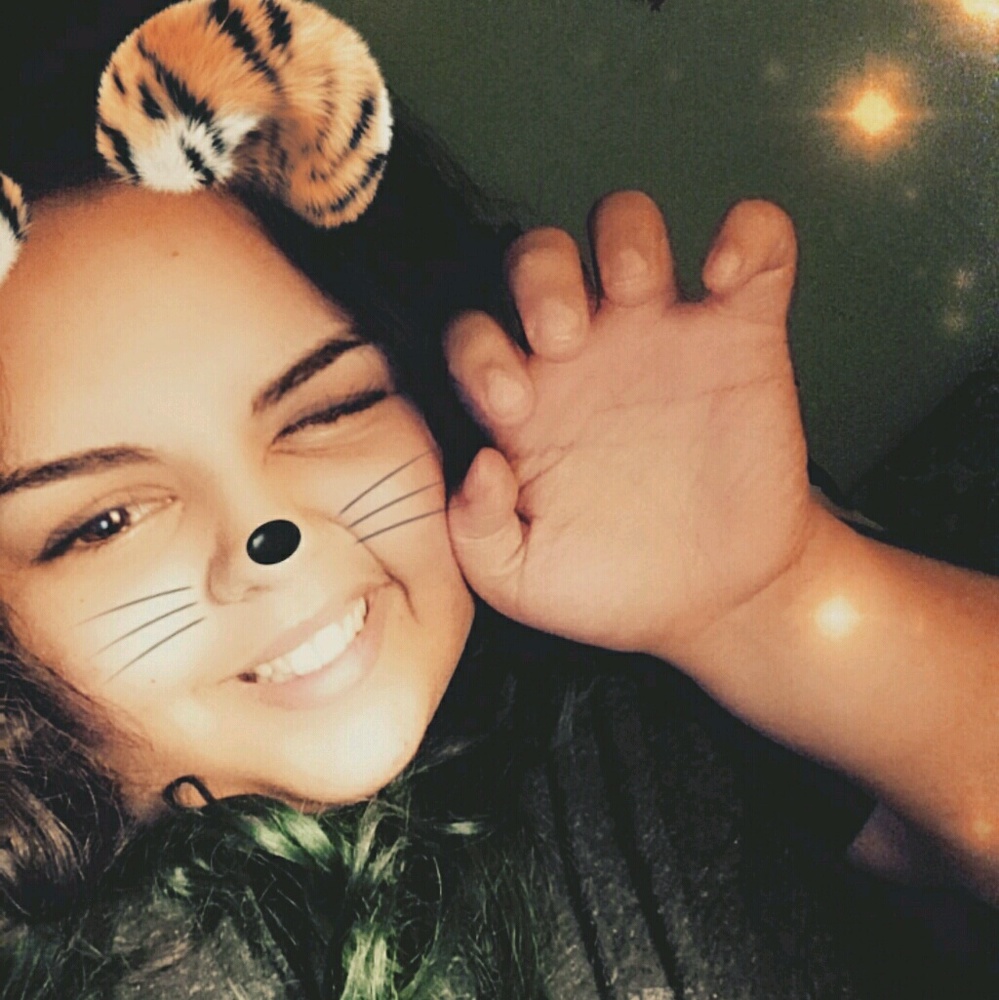 Meet your Posher, Kira